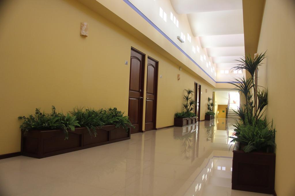Hotel Cr Tehuacán エクステリア 写真