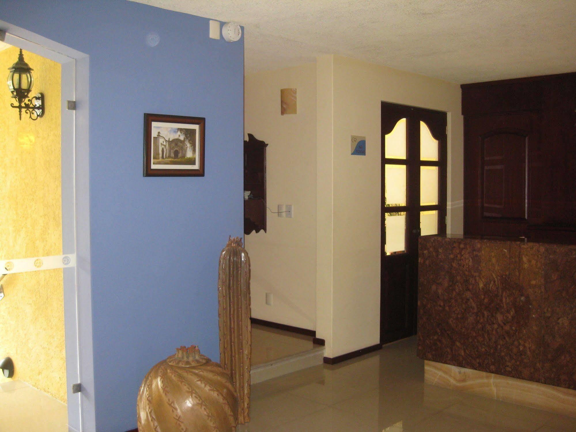 Hotel Cr Tehuacán エクステリア 写真