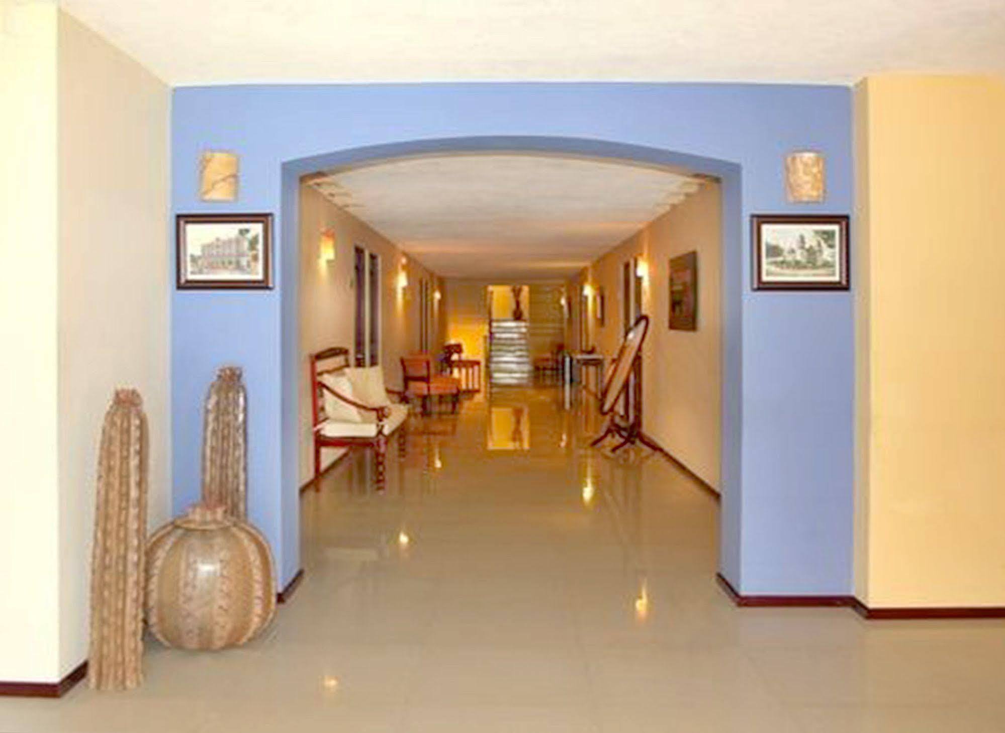 Hotel Cr Tehuacán エクステリア 写真